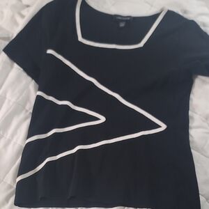 Chic Black and White Women's Short Sleeve Top